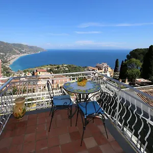 taormina-wonderful-view.sicilyhotelsitaly.net/